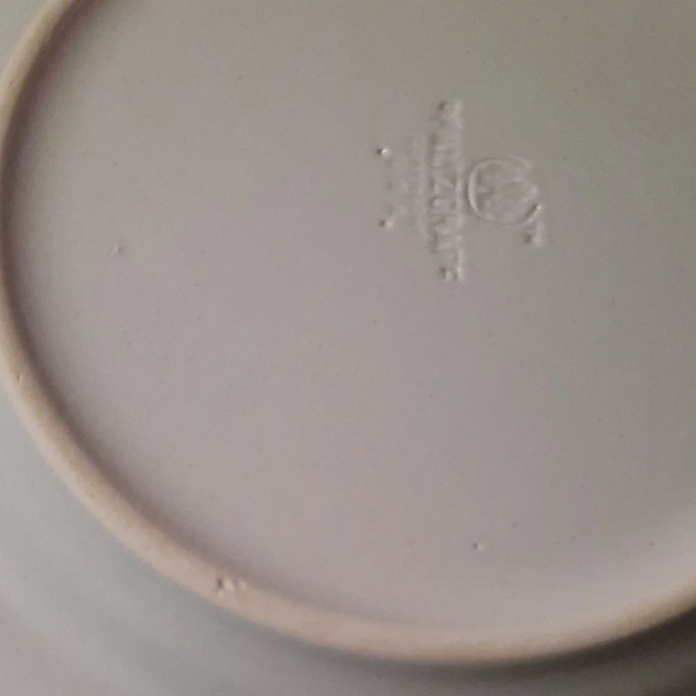 Set of 2 Pfaltzgraff White Dinner Plate with Holly and Red Berry Accents - Picture 3 of 13